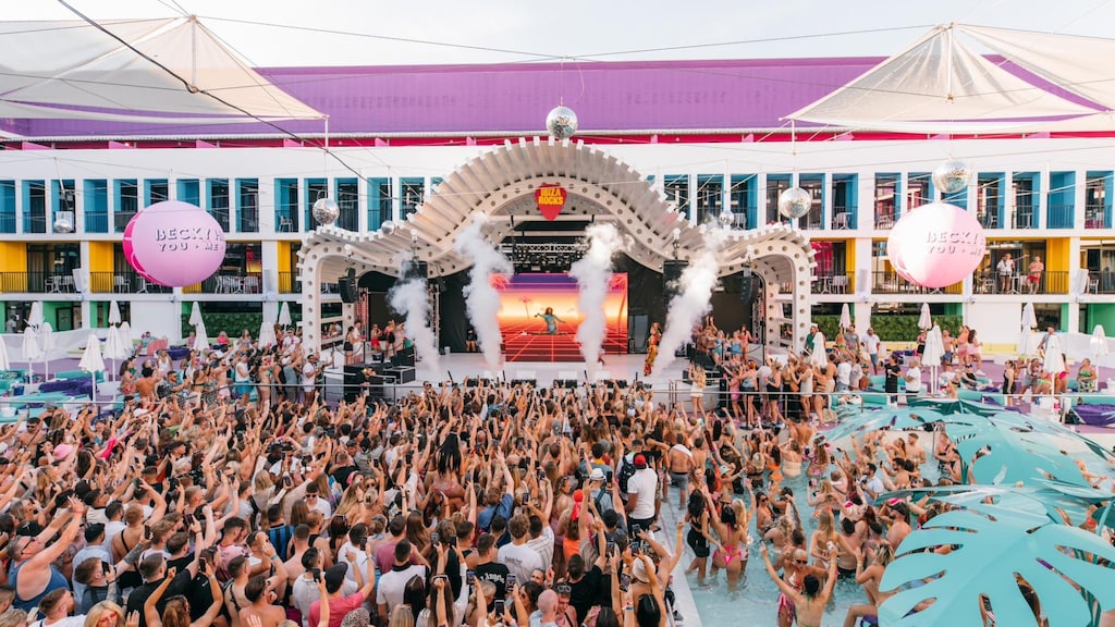 Drie doden bij feesthotel Ibiza Rocks, zo gaat het eraan toe: 'Je bent daar maar met één doel'