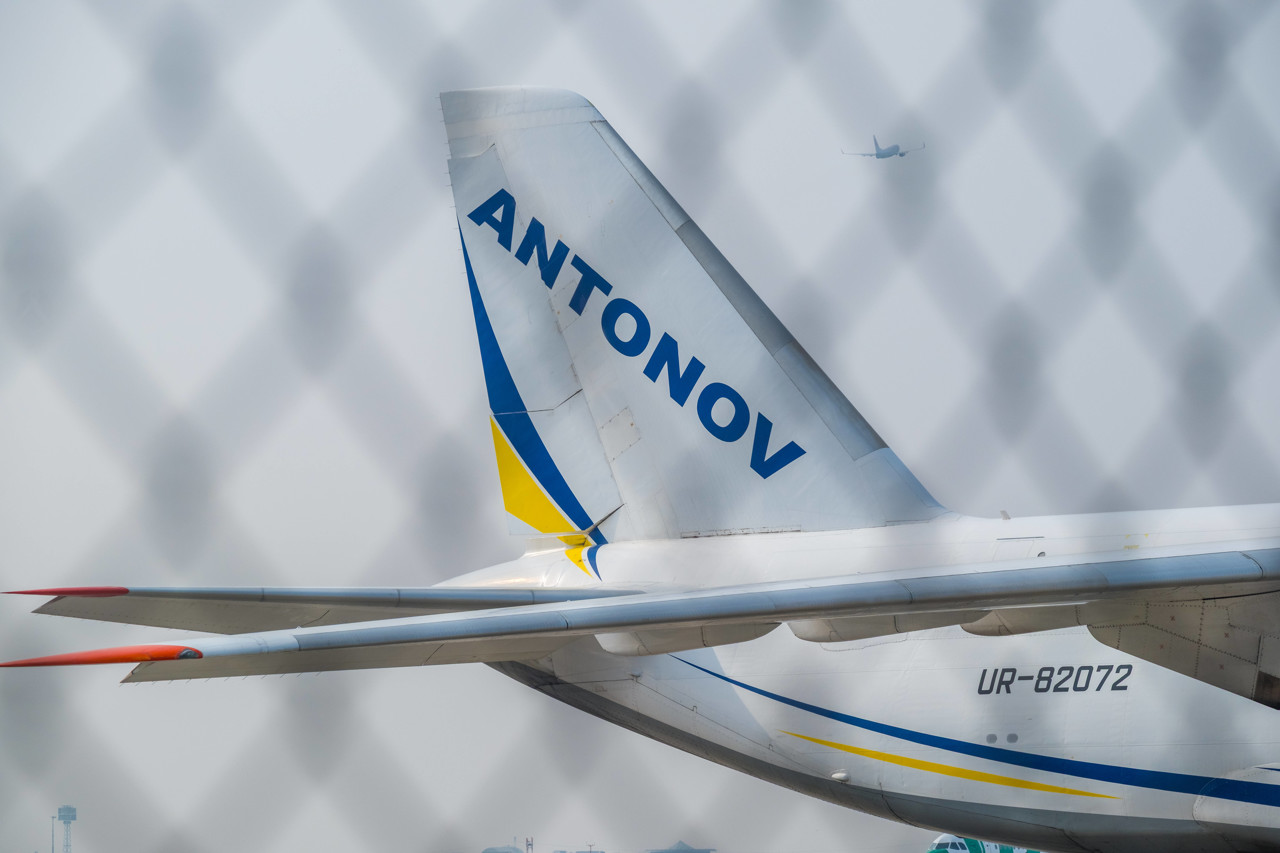 Russisch passagiersvliegtuig neergestort, brandende romp gevonden