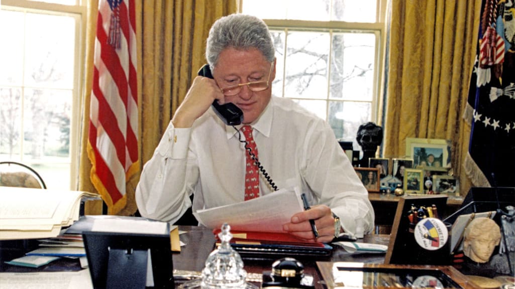 WSJ: Bill Clinton schreef in 2003 ook brief voor Epsteins verjaardag