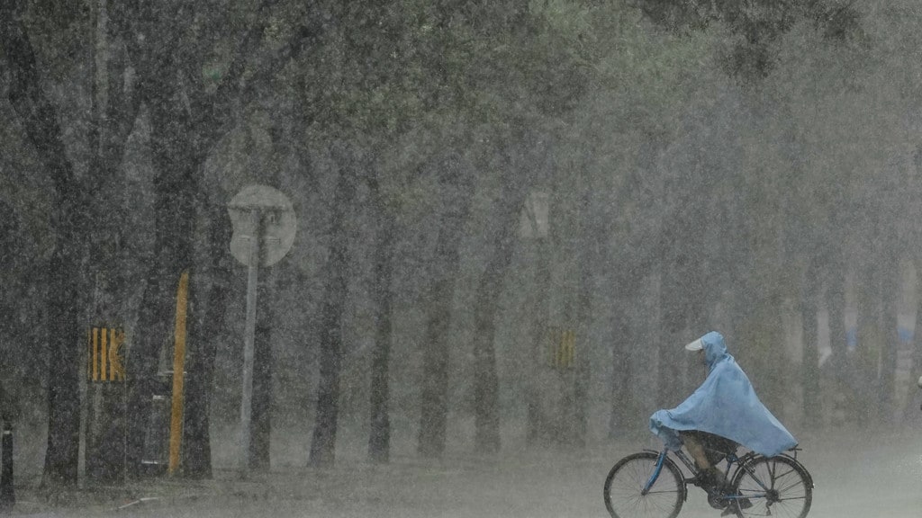 Meer dan 4000 mensen geëvacueerd vanwege recordregen in Peking