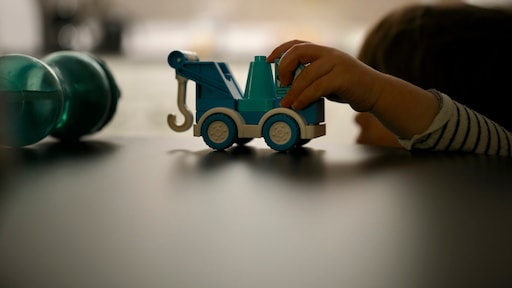 Franse kleuterleidster aangehouden voor verkrachting van negen kinderen