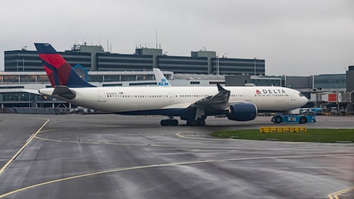 Delta-vliegtuig op weg naar Amsterdam maakt noodlanding, 25 gewonden naar ziekenhuis