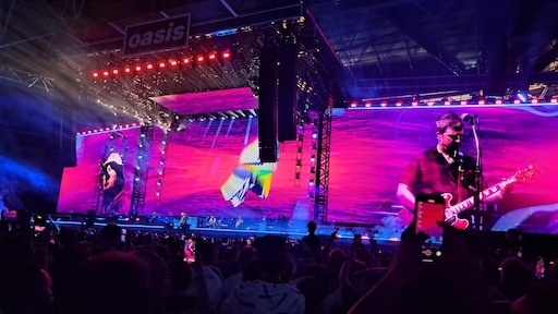 Man overleden na val in Wembley Stadium, Oasis 'geschokt'
