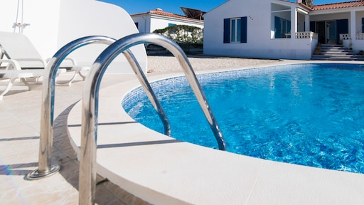 Driejarig Nederlands meisje verdronken in zwembad bij villa in Spanje