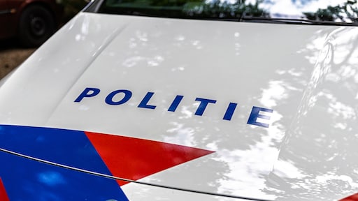 Auto rijdt woning Tiel binnen, raakt daarbij gasmeter