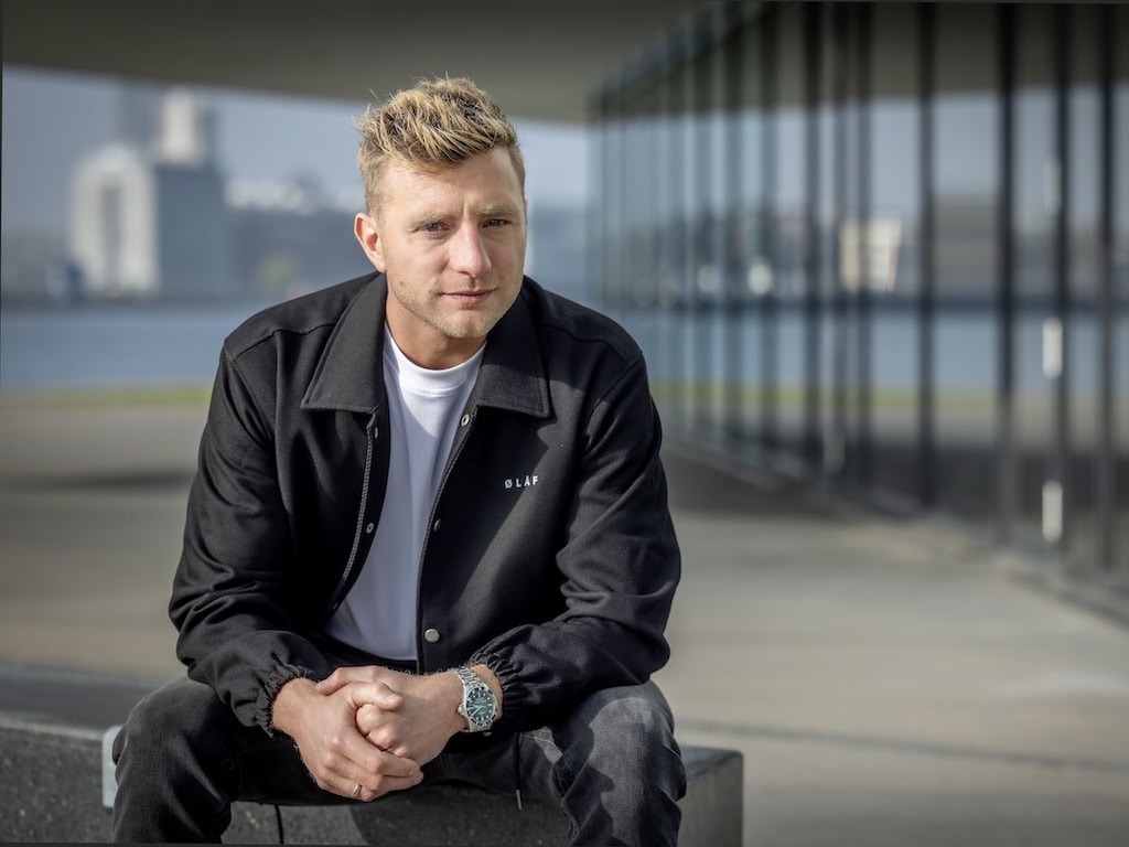 Jan Versteegh vlucht voor vuurzee in Portugal: 'Veel rook en benauwde kids'