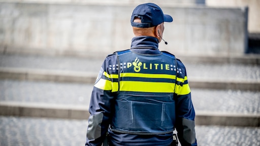Man dringt voor in supermarkt Amsterdam, klant spreekt hem erop aan en wordt mishandeld