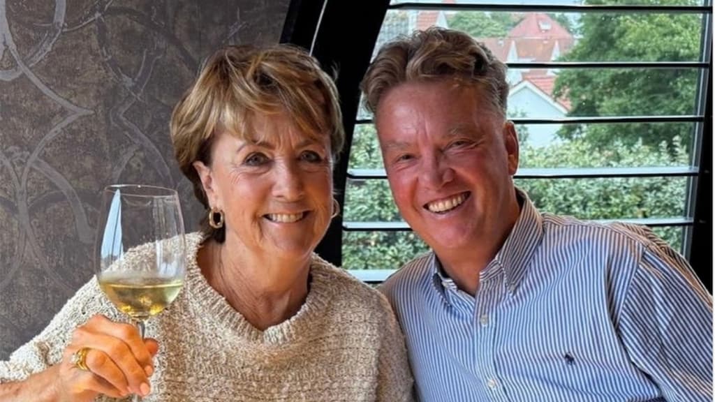Louis van Gaal viert dubbel feest: 'Mijn 74e verjaardag en 17 jaar getrouwd'