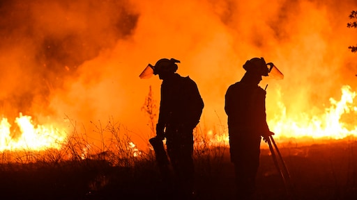 Vrijwilliger komt om bij blussen in Spanje, werelderfgoed bedreigd door brand