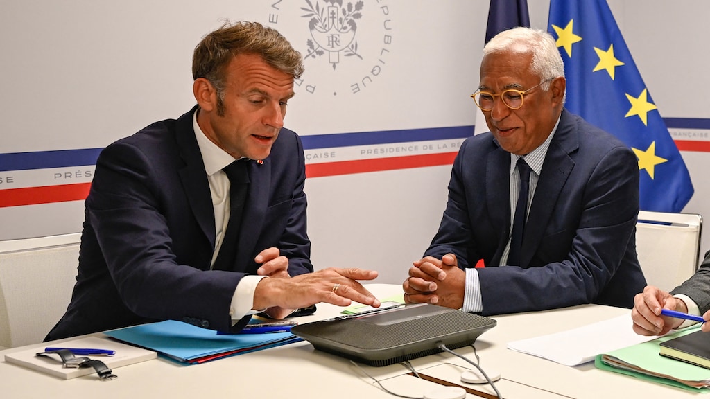 De Franse president Emmanuel Macron tijdens het digitale overleg