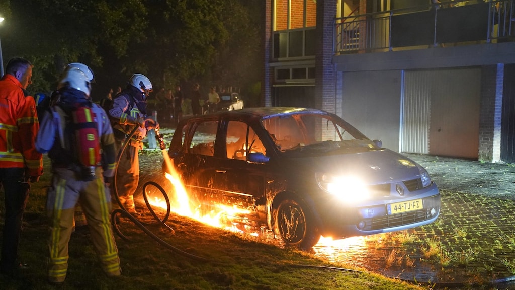 Een van de autobranden in Stadskanaal.