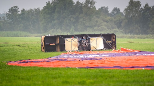 Weersomstandigheden ongunstig rond dodelijk ongeluk luchtballon, slachtoffer (66) had bedrijfsuitje