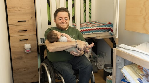 'Kans net groter dan winnen loterij': Stefan kreeg ondanks brozebottenziekte gezonde dochter