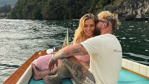 Jutta Leerdam met verloofde Jake Paul in Italië voor 'bruiloft van het jaar'