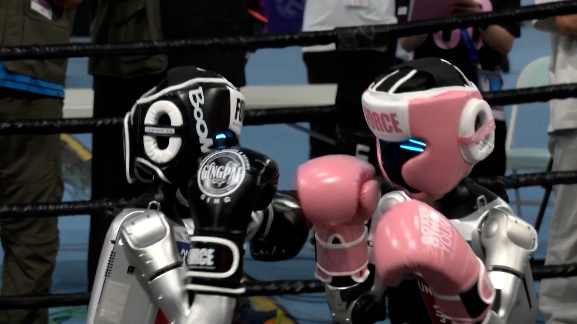 De Olympische Spelen voor robots: 16 landen strijden tegen elkaar