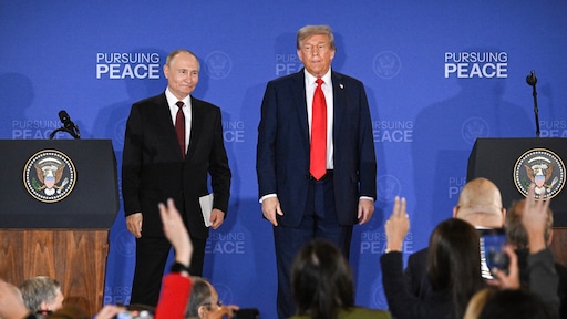 Trump en Poetin laten wereld achter in mist na 'nietszeggende' top