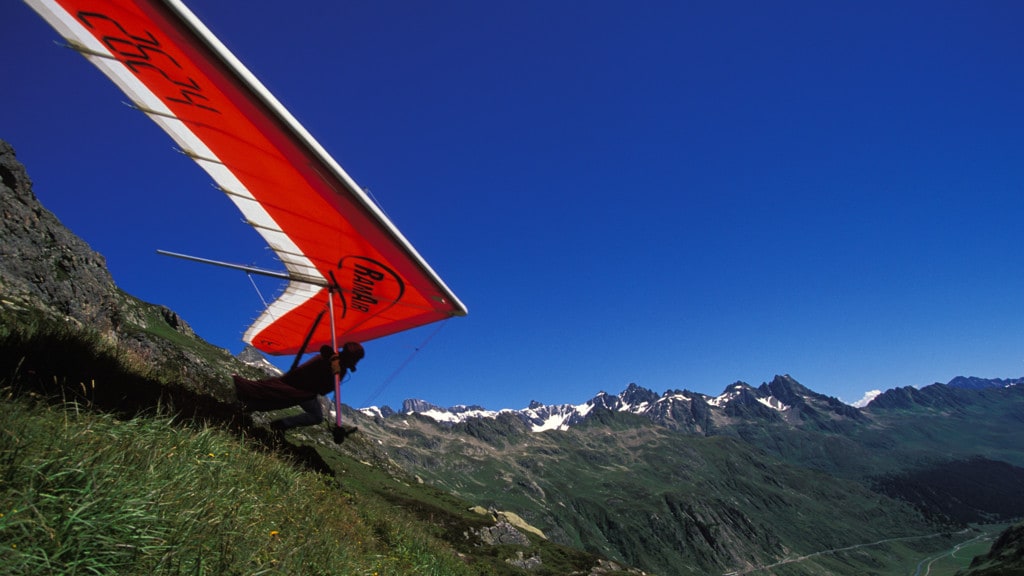 Nederlandse deltavlieger (65) overleden bij wedstrijd in Franse Alpen