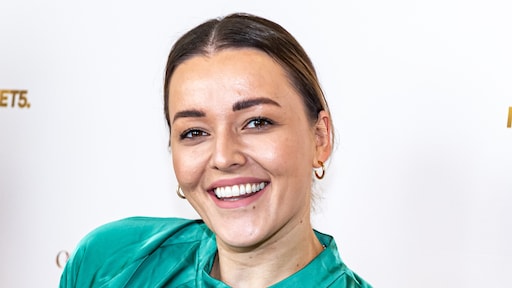 Mascha Feoktistova emotioneel na geboorte tweede dochter: 'Zo mooi'