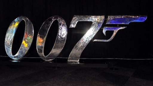 Ontwerper van iconisch 007-logo overleden