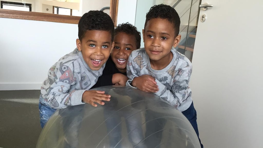 De drie jongste kinderen van Michael, Benjamin, Joaquin en Christian, een aantal jaar geleden.