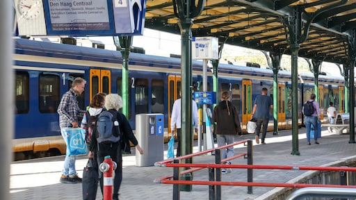 NS en vakbonden bereiken cao-akkoord na nachtelijke onderhandelingen