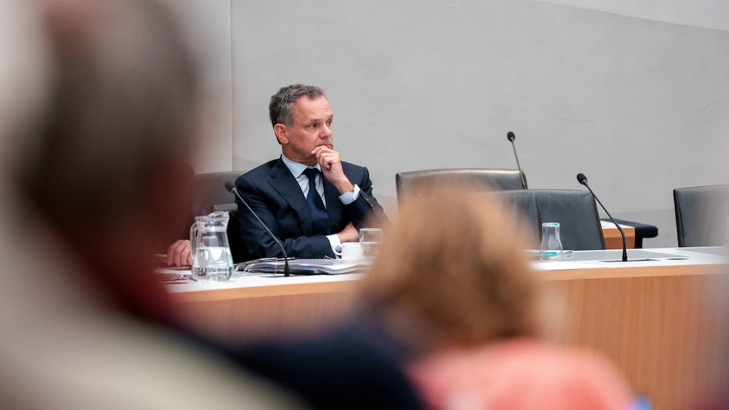 Ambtenaren Buitenlandse Zaken: Veldkamp wilde niet meer doen tegen Israël