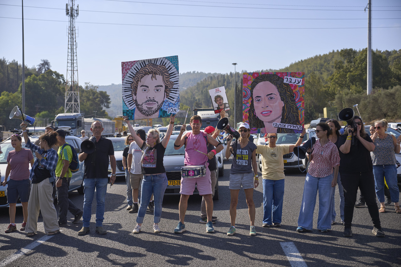 Families gijzelaars protesteren bij huizen Israëlische ministers