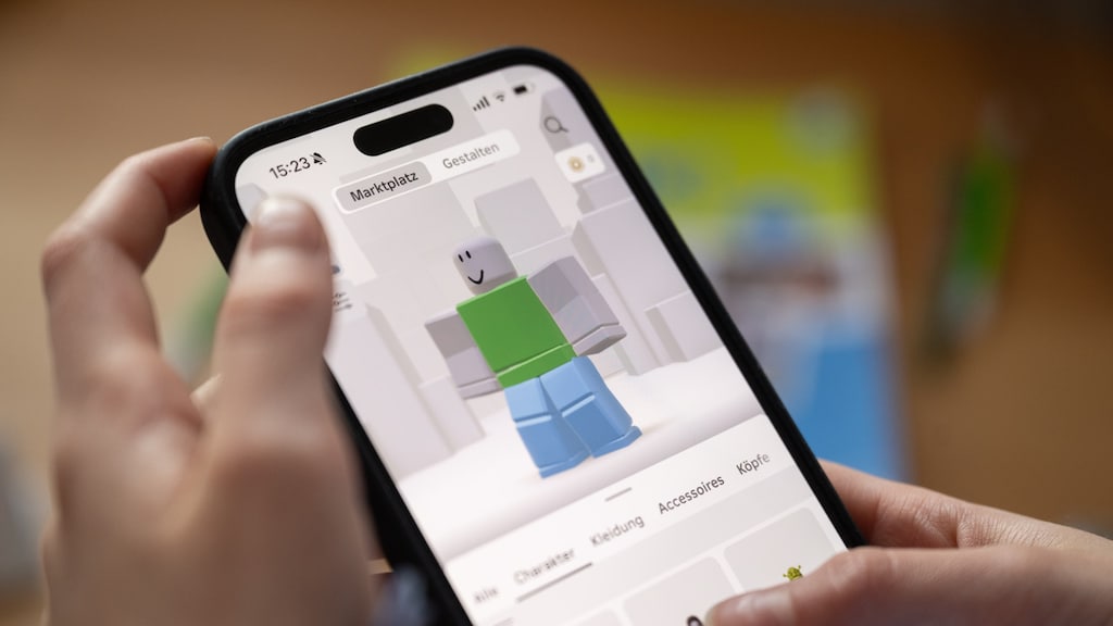 'Nederlandse kinderen in gevaarlijke chatgroepen, benaderd via populaire games'