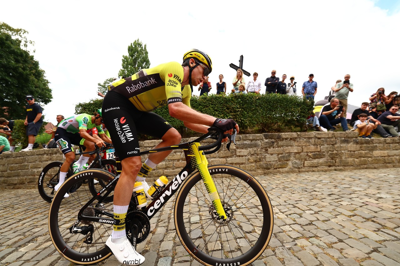 Wielrenners Visma - Lease a Bike bij Vuelta bestolen van fietsen