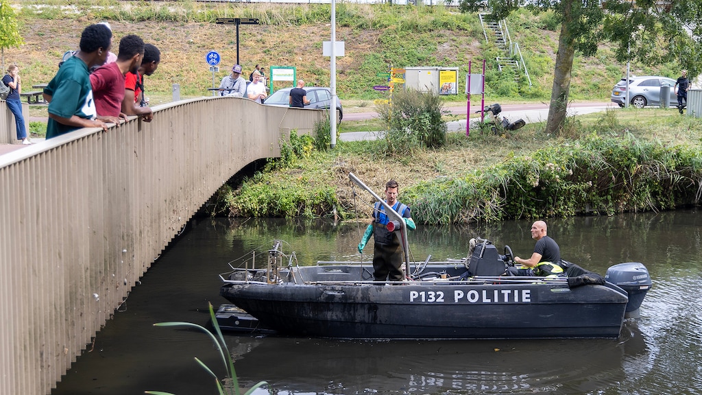 Mes gevonden bij COA-locatie Amsterdam waar verdachte moord Lisa werd aangehouden