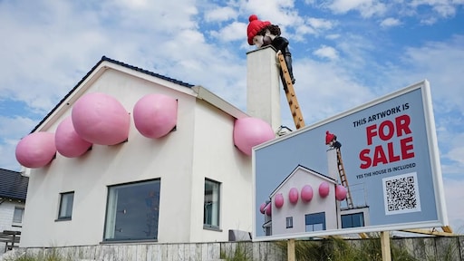 Huis als kunst? Deze kauwgomballenvilla in Zandvoort is te koop voor 10 miljoen euro