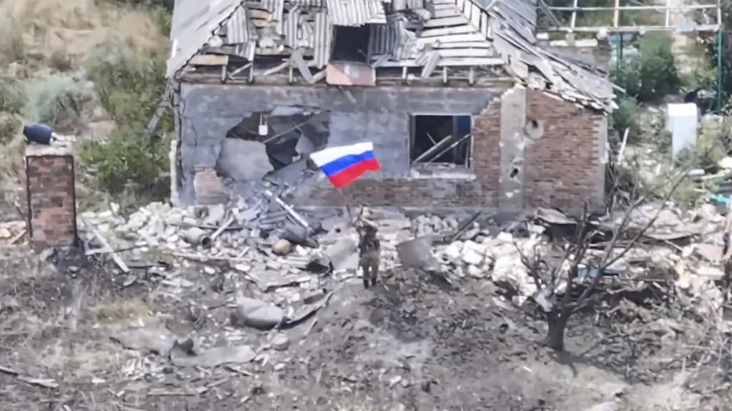 Het moment dat de Russische vlag voor het eerst in Dnipropetrovsk werd opgehesen.