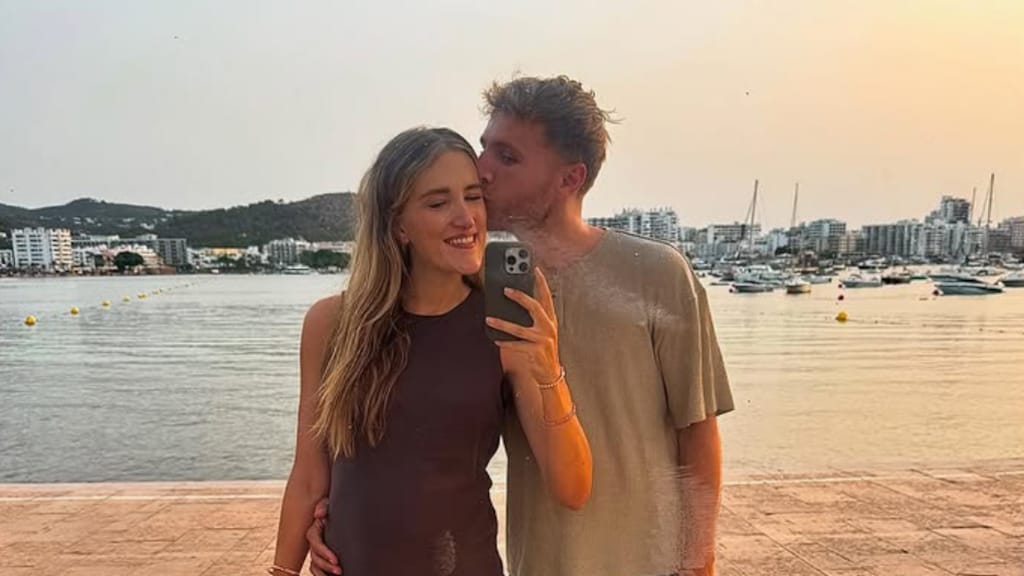 Suzan Stortelder en Freek Rikkerink vieren babymoon op Ibiza