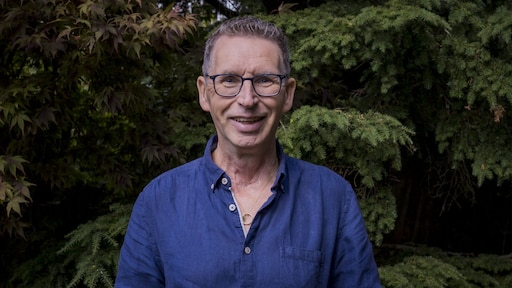 Trompettist Rudolf zou door zijn keeltumor nooit meer kunnen spelen: 'Na elk optreden doe ik een vreugdedansje'
