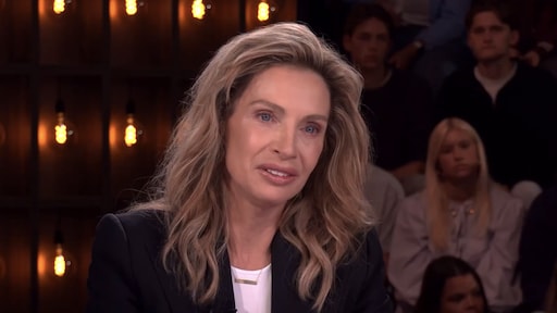 Geëmotioneerde Astrid Holleeder doet haar verhaal in RTL Tonight: 'Ik heb Willem aanbeden als kind zijnde'