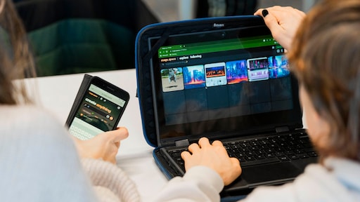 Kerndoel kabinet: scholier moet al jong 'verantwoord' met AI leren omgaan