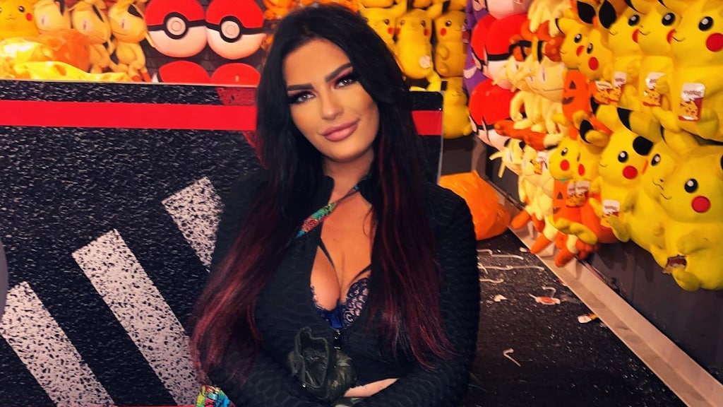 Fabienne, bekend van Dames in de Dop, zorgt voor rode oortjes in Lang Leve de Liefde