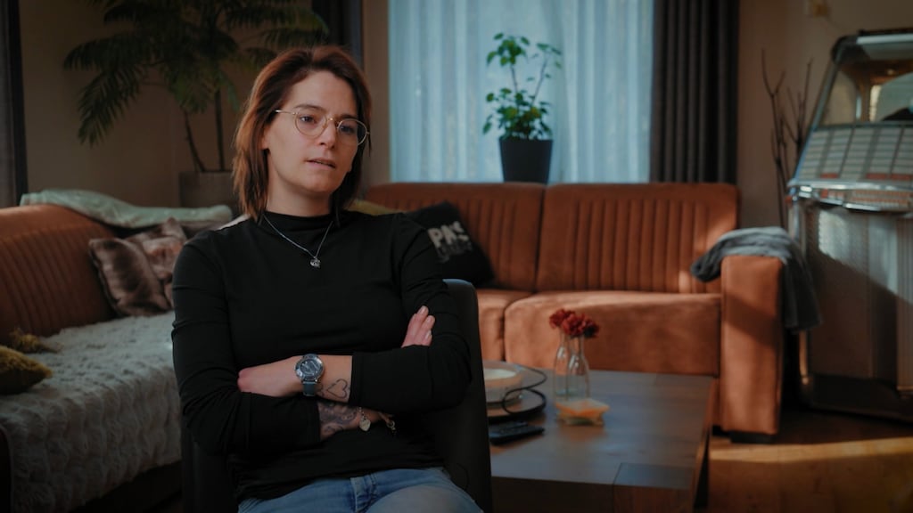 Stiekeme chats met dochter geven Bianca houvast in Ontvoerd: 'Mama, ik wil naar huis'