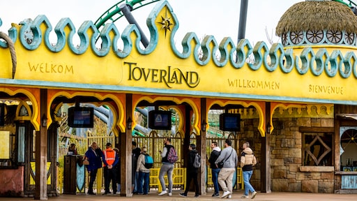 Begeleider asielzoekers 'straalbezopen' tijdens bezoek pretpark