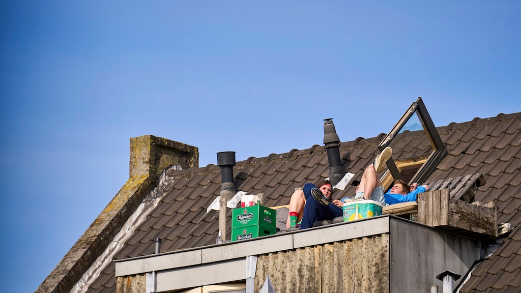 Veel meer studenten blijven thuis wonen door kamertekort: 'Niet goed voor ontwikkeling'