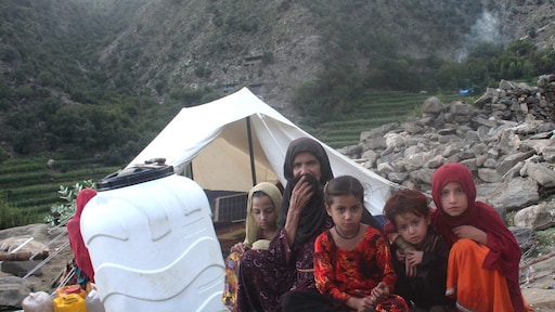 Afghanistan getroffen door drie aardbevingen in zes dagen tijd, maar hulp blijft minimaal