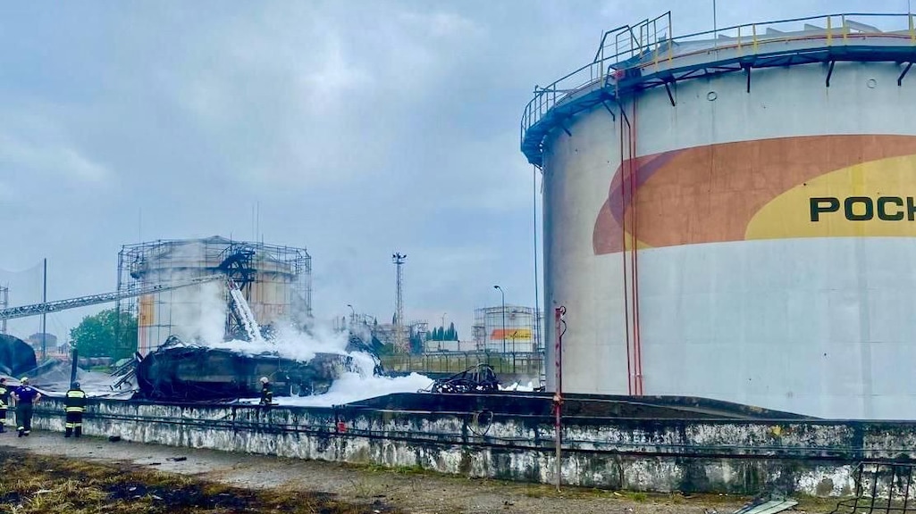 Olieproducent Rusland heeft te weinig benzine, en dat komt door Oekraïense aanvallen