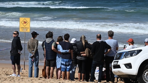 Haai bijt man dood bij strand ten noorden van Sydney