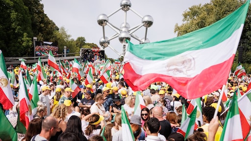 Tienduizenden mensen in Brussel demonstreren tegen regime Iran