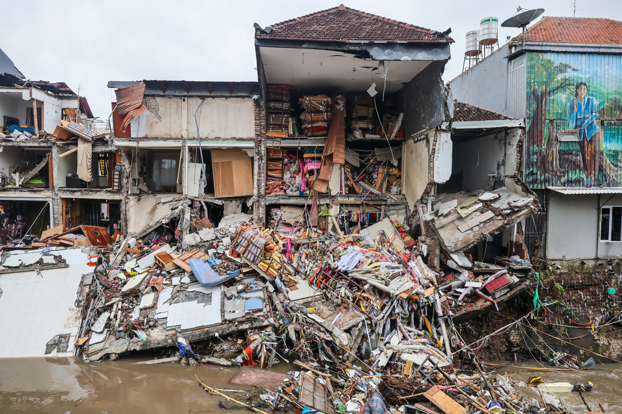 Zeker 18 doden door extreme regenval op toeristische eilanden Bali en Flores