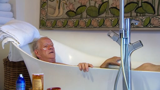 B&B Vol Liefde-throwback: de intieme badscène van kasteelheer Albert