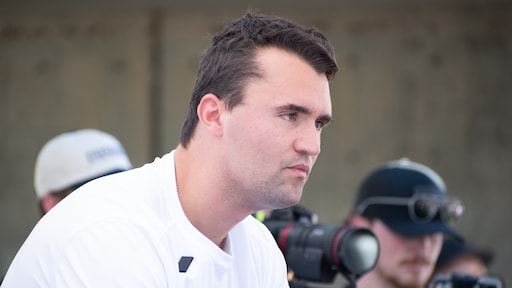 Vermoedelijke schutter Charlie Kirk aangehouden na klopjacht