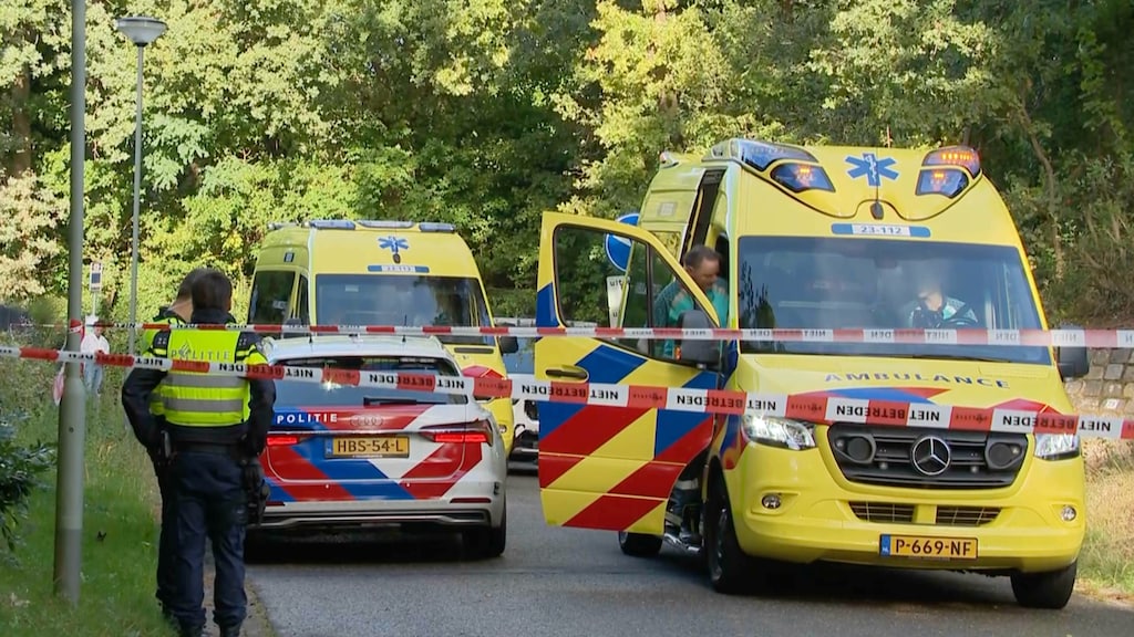 Man in tuin overleden na steekpartij, dader liet een zelfgemaakte speer achter