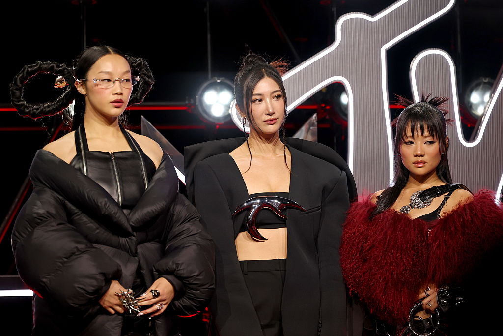 Sabrina Carpenter raakt koppositie kwijt aan KPop Demon Hunters