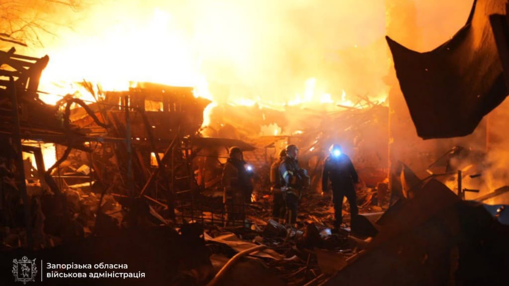 Dode en 13 gewonden bij Russische luchtaanval op Zaporizja